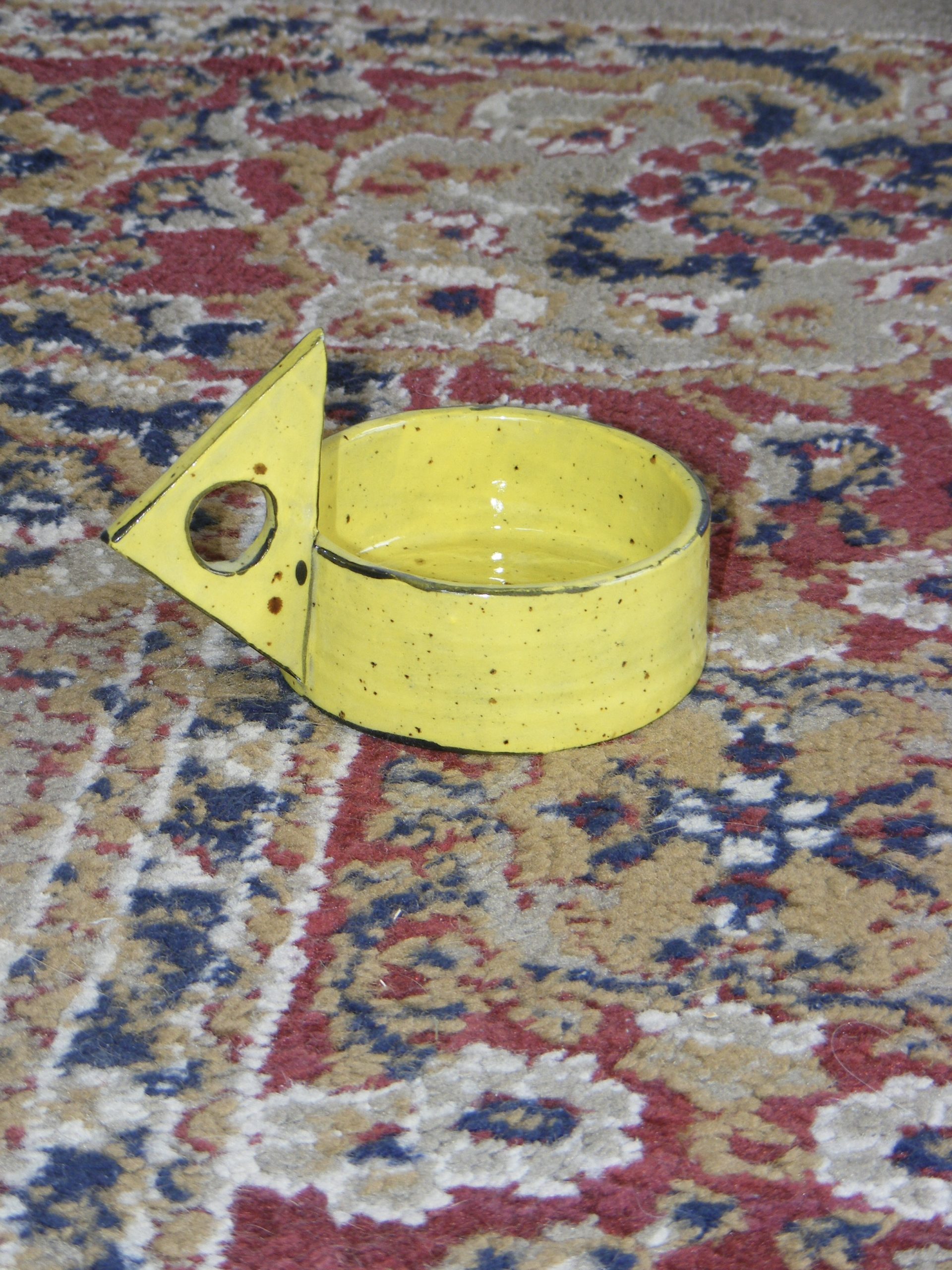 TRIANGLE MUG : YELLOW