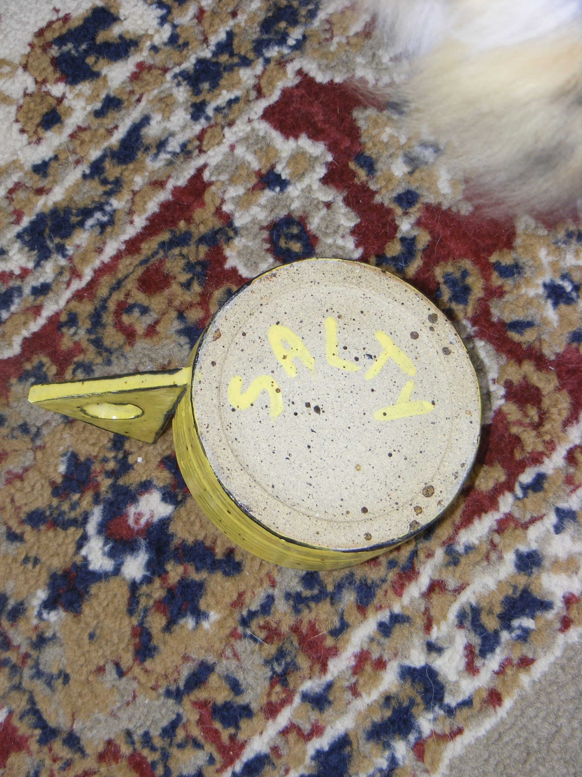 TRIANGLE MUG : YELLOW - Image 3