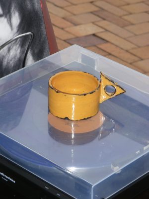 TRIANGLE MUG: ORANGE 6 oz