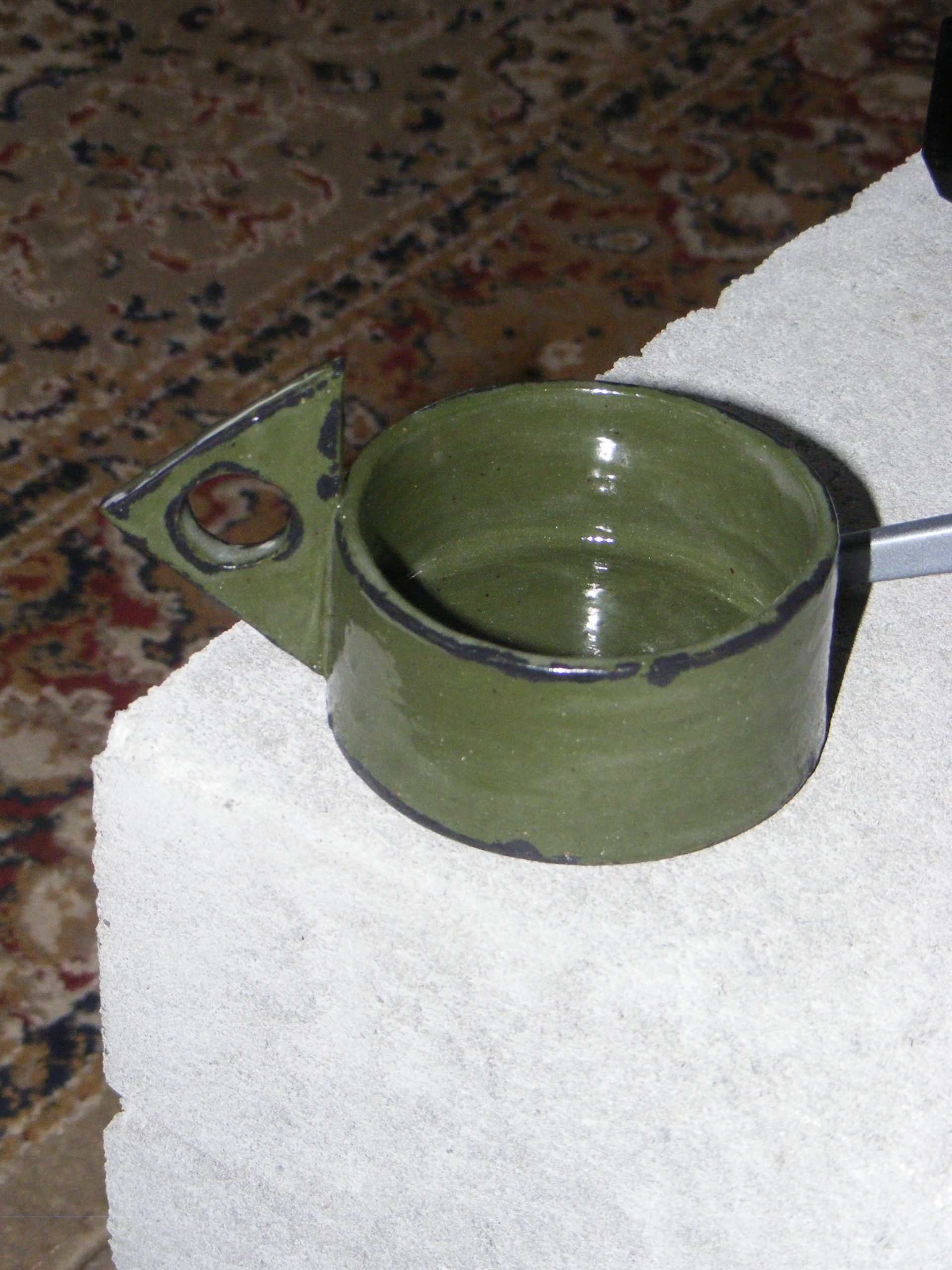 TRIANGLE MUG: green 6 oz